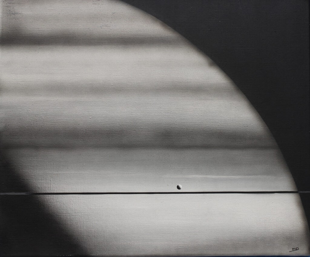 œuvre d'art, astronomie, acrylique sur toile 55/46cm, david morel artiste, gros plan sur saturne avec ses anneaux de profil et un satellite